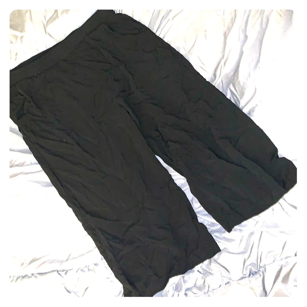 Black cloth material Capri